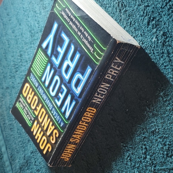 Neon Prey - Picture 3 of 4